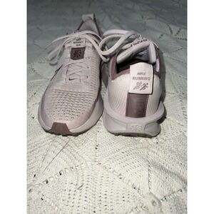 Nike‎ Interact Run Sneakers Women's  7.5 Pink Lace Up Running Shoes Purple Mauve